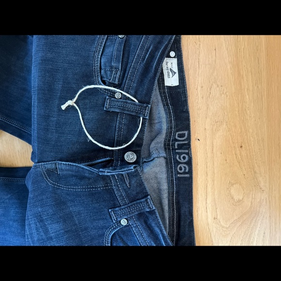 DL1961 Size 28 Bootcut Jeans - Picture 3 of 4